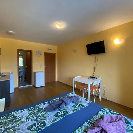 Chateau Del Mar с31 Studio 아파트